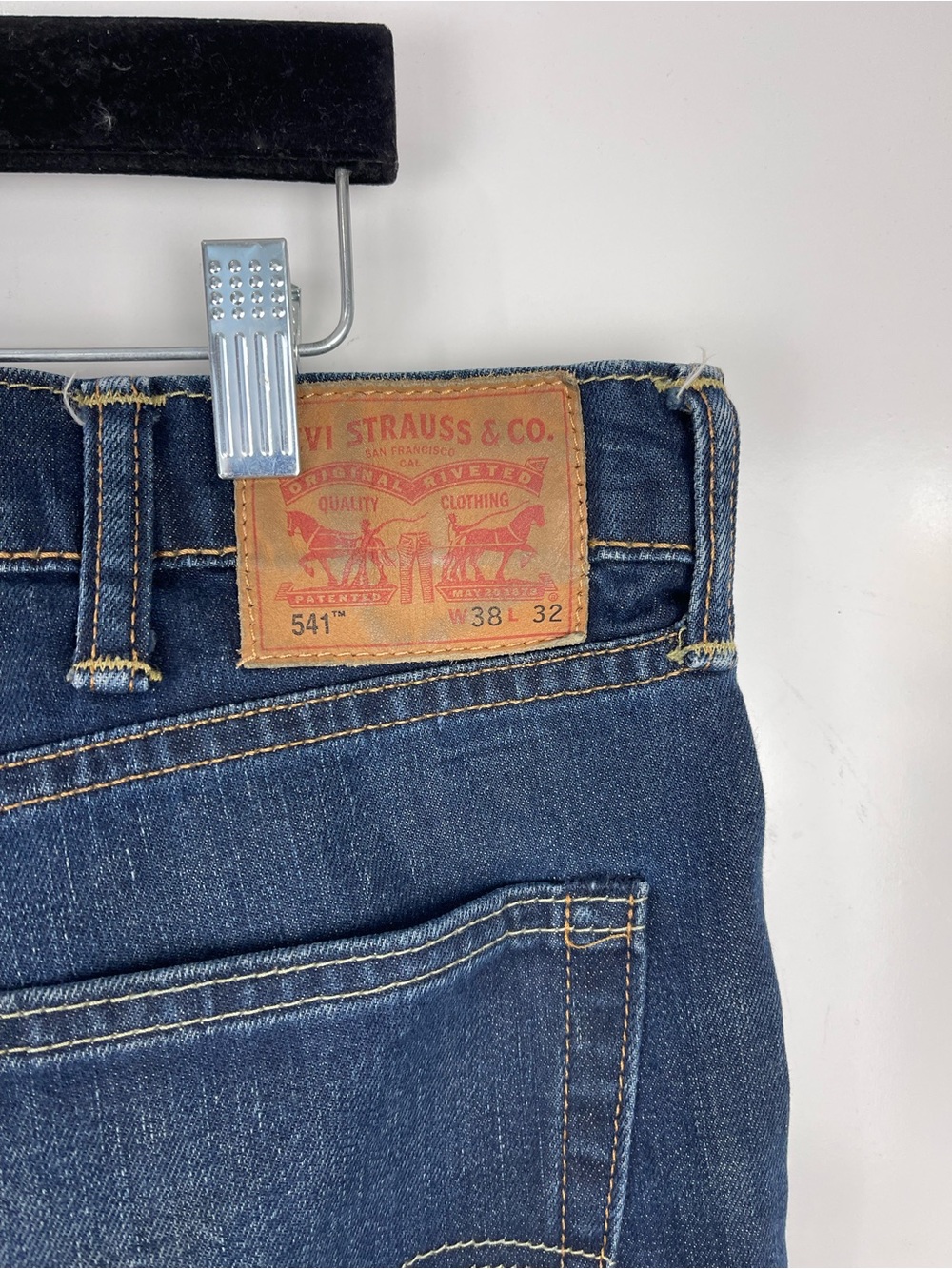 Levi’s 541 Athletic Taper Jeans Men’s 38x32 Dark Wash Stretch Denim Faded Blue - Picture 5 of 7